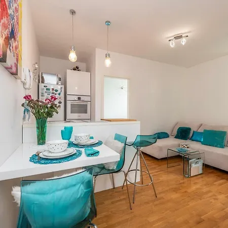 Apartment Shiny *