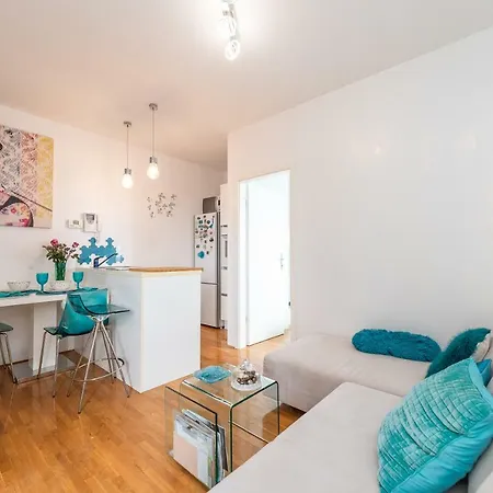 Apartment Shiny *